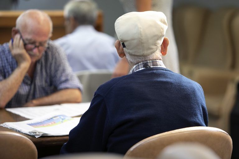 Más de 18.000 profesionales sociosanitarios cuidaron a usuarios de residencia física y emocionalmente durante la pandemia
