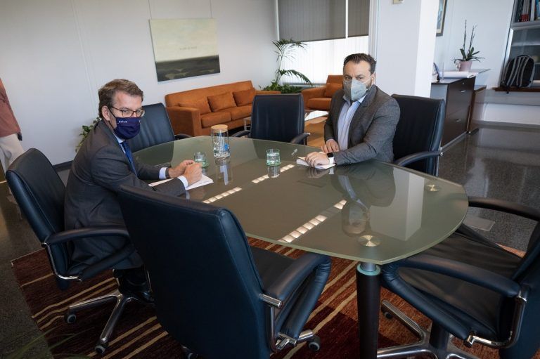 Feijóo se reúne con el alcalde de Gondomar para abordar asuntos de interés para el ayuntamiento