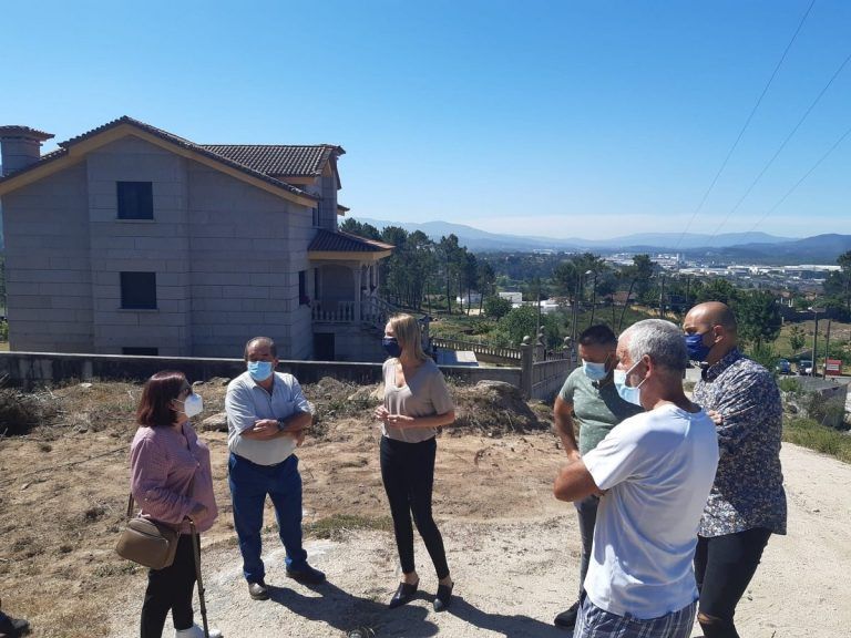 Fernández-Tapias visita la Comunidad de Usuarios de Aguas de Atios en O Porriño para comprobar los trabajos de reforma y reparación realizados en el sistema de abastecimiento
