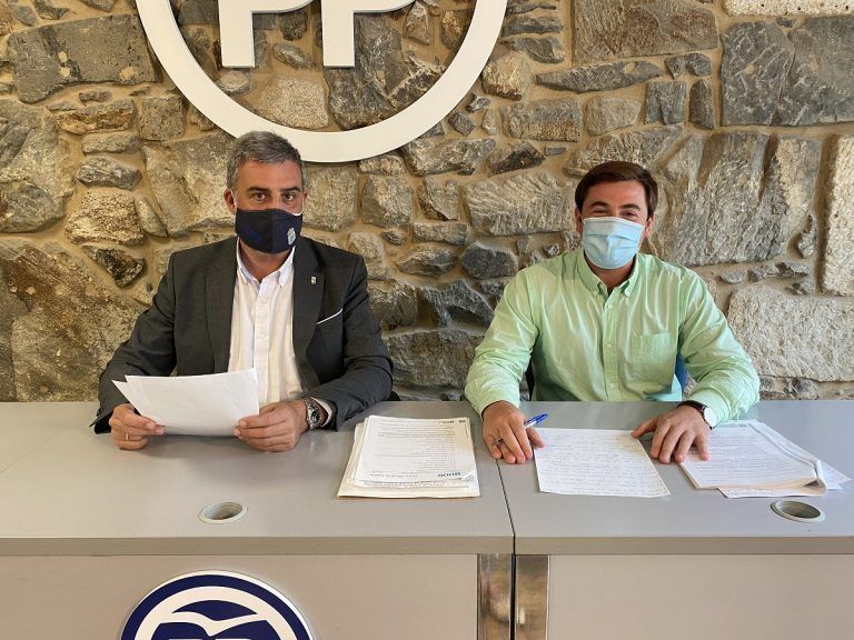 El grupo municipal del PP denuncia que la nueva ordenanza de terrazas «se ha hecho a espaldas de los hosteleros y fomenta el botellón»