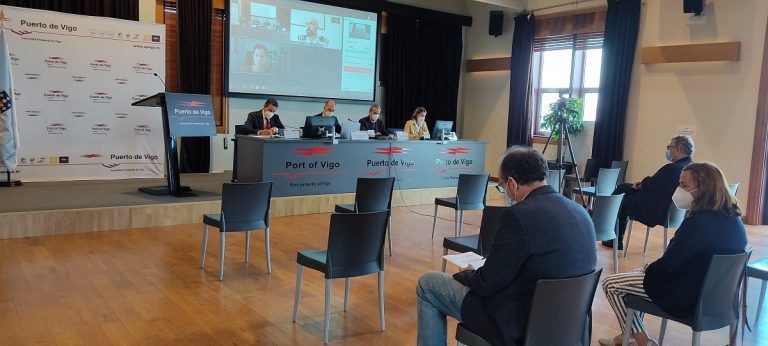 Vázquez Almuiña preside su primer consejo de navegación y puerto