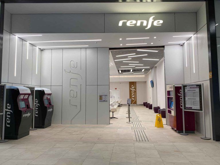 Adif destaca el «desarrollo comercial» de sus estaciones tras la inauguración Vialia Vigo