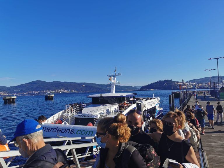 Naviera Mar de Ons organiza viajes a las Islas Cíes con motivo del Puente del Pilar