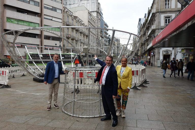 Marea de Vigo considera que o alcalde debería estar dando respostas sobre o futuro económico da cidade en lugar de «inaugurar cada día un elemento decorativo do Nadal»