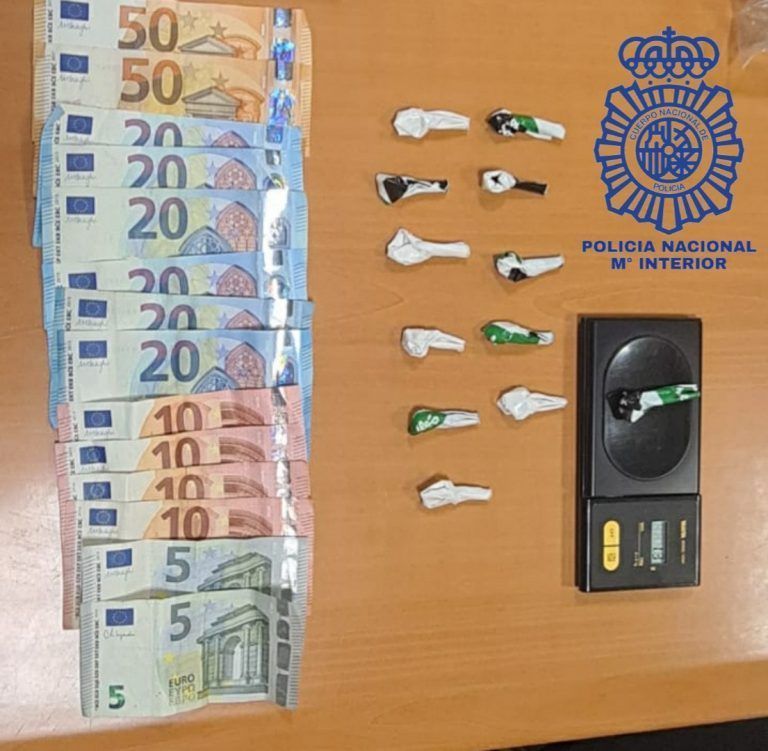 La Policía Nacional de Vigo detiene a un varón que distribuía droga en la zona céntrica de la ciudad
