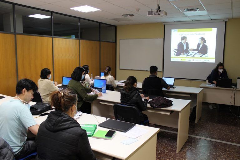 Sesenta y tres vigueses logran empleo tras participar en un programa de la CEP