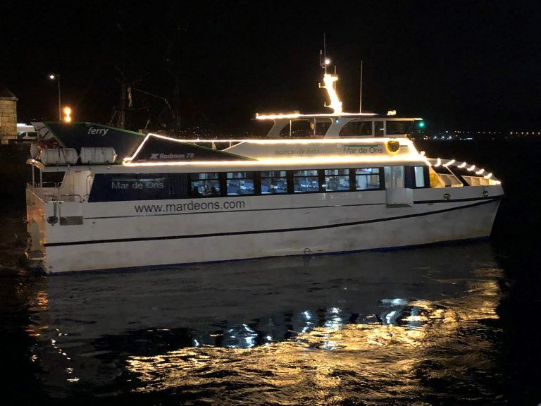 Mar de Ons reforzará los viajes entre Cangas y Vigo durante este fin de semana con motivo del encendido navideño