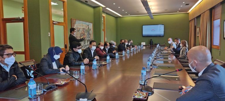 El Puerto de Vigo recibe la visita de una delegación del Gobierno de la República de Indonesia
