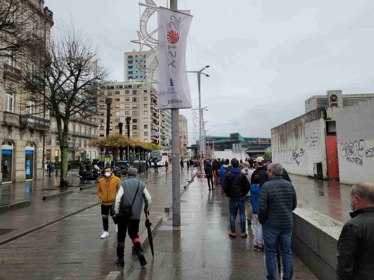 El área de Vigo suma otros 377 positivos en una jornada y registra ya 87 hospitalizados en planta