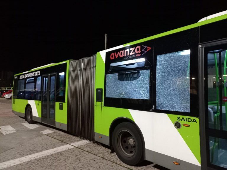 Vitrasa denuncia os ataques recibidos contra dous dos seus autobuses