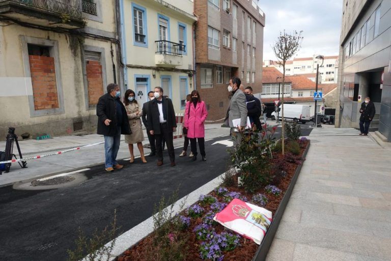 El Concello inaugura la humanización de la calle Troncoso