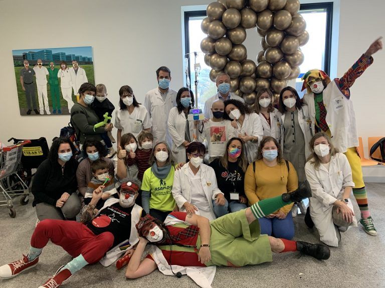 O hospital Álvaro Cunqueiro sumouse hoxe a celebración do Día Internacional do Cancro Infantil
