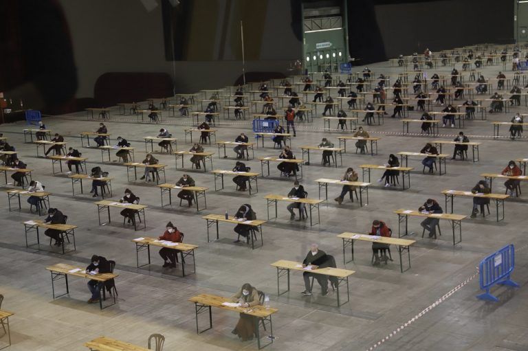 La Xunta convoca las pruebas para evaluar competencias clave en matemáticas y lenguas de unas 4.000 personas