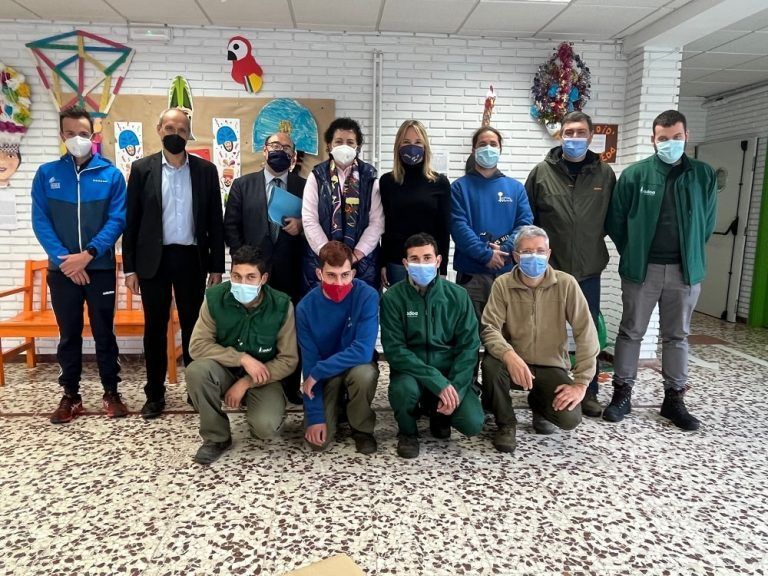 Fernández-Tapias visita el CEE Saladino Cortizo, el único centro educativo de Galicia con FP Dual para el alumnado con necesidades educativas especiales