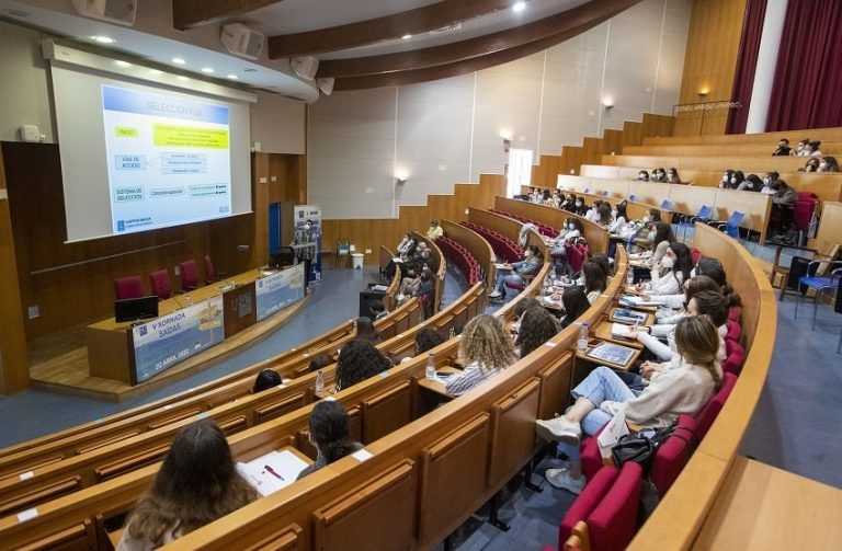 El Sergas presenta a las centrales sindicales un nuevo sistema de contratación telemática para las ofertas de vinculación temporal