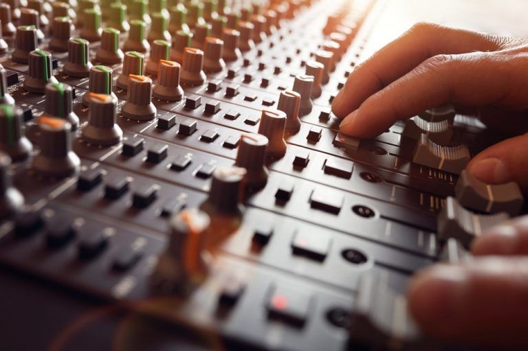 El IV Concurso de Podcasts ‘Radio en la biblio’ premia el trabajo de centros de Cedeira, Malpica, A Guarda, Vigo y A Coruña por el Día de las Letras Galegas