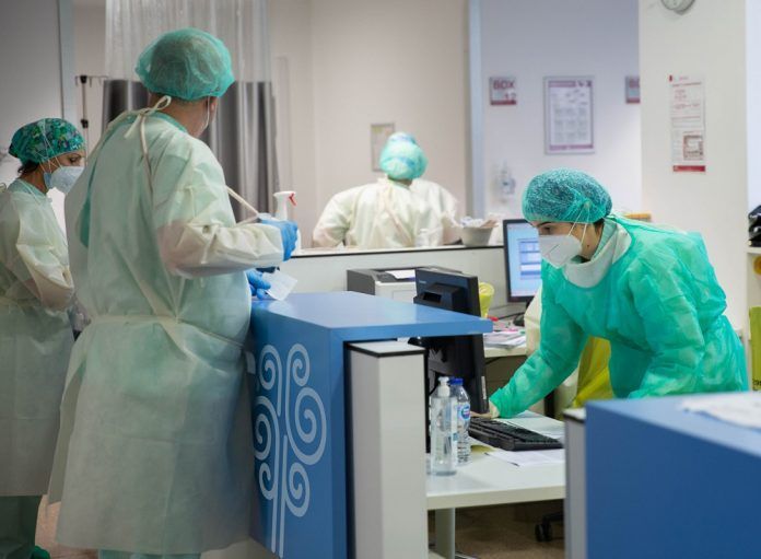 Profesionales-en-Hospital-Ribera-1-scaled