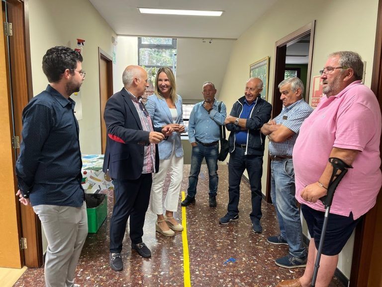 Fernández-Tapias anuncia o reparto de preto de 741.000 euros en axudas a 56 entidades da área de Vigo beneficiarias do plan específico de acción comunitaria