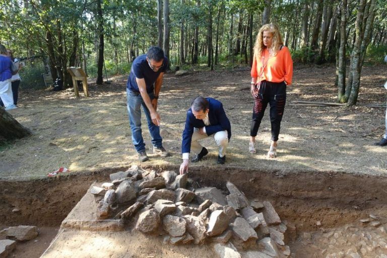 O Concello executou unha investigación arqueolóxica no dolmen de Casa dos Mouros 