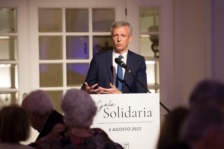 Rueda garantiza el compromiso de la Xunta de seguir destinando recursos para avanzar en la investigación, prevención y tratamiento del cáncer