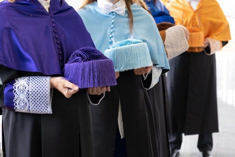 Galicia premia la excelencia universitaria: 101 estudiantes reciben los galardones de fin de carrera