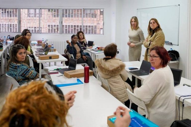 Fernández-Tapias destaca el programa ‘Galegas Dixitais’ de la Xunta en la mejora de las capacidades tecnológicas de las mujeres para favorecer la empleabilidad y el emprendimiento