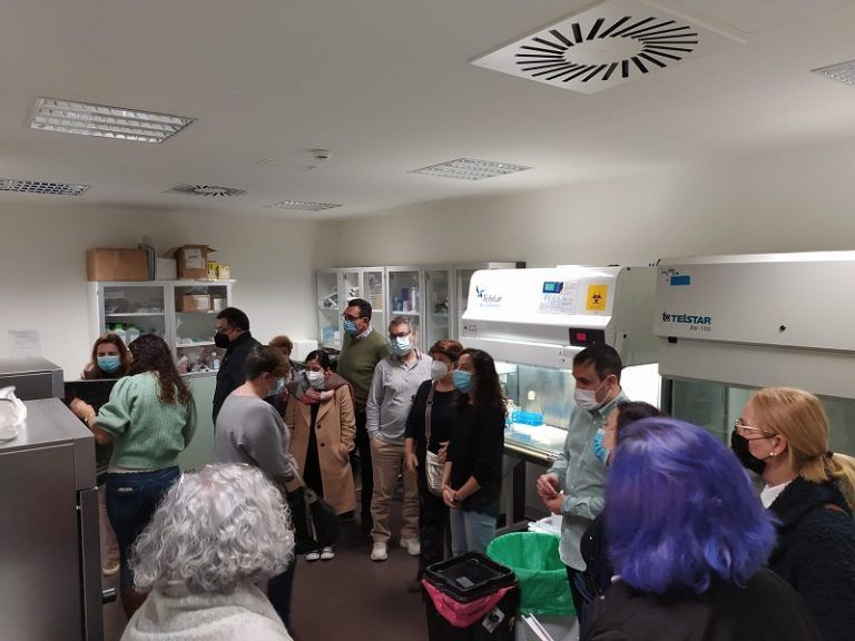 O Hospital Álvaro Cunqueiro acolleu unha xornada de portas abertas para persoas con efermidades reumatolóxicas e inmuno-mediadas