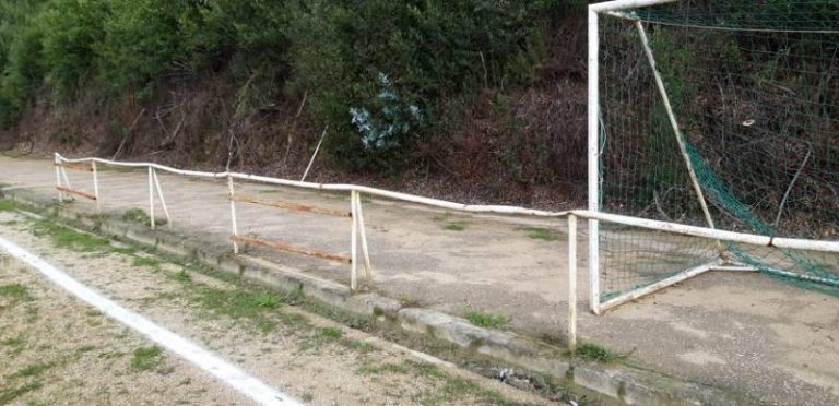 O BNG de Vigo demanda resolver as graves deficiencias do campo de fútbol de Sampaio