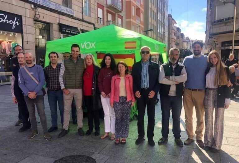 VOX denuncia que el Ayuntamiento de Vigo le impide organizar una mesa informativa por trabas burocráticas