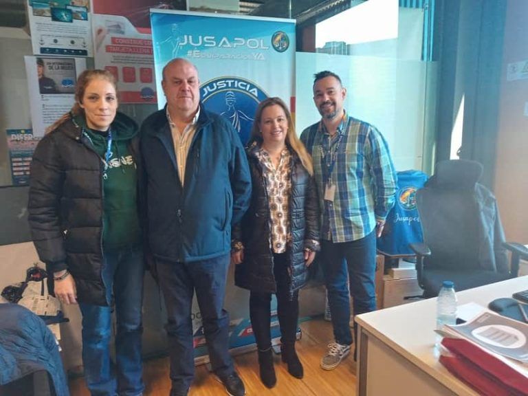 La Favec apoya las reivindicaciones de la Policía Nacional en Vigo
