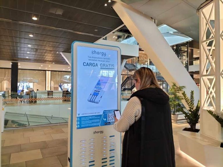 Más de 1.000 personas ya han alquilado las powerbank de Vialia Vigo