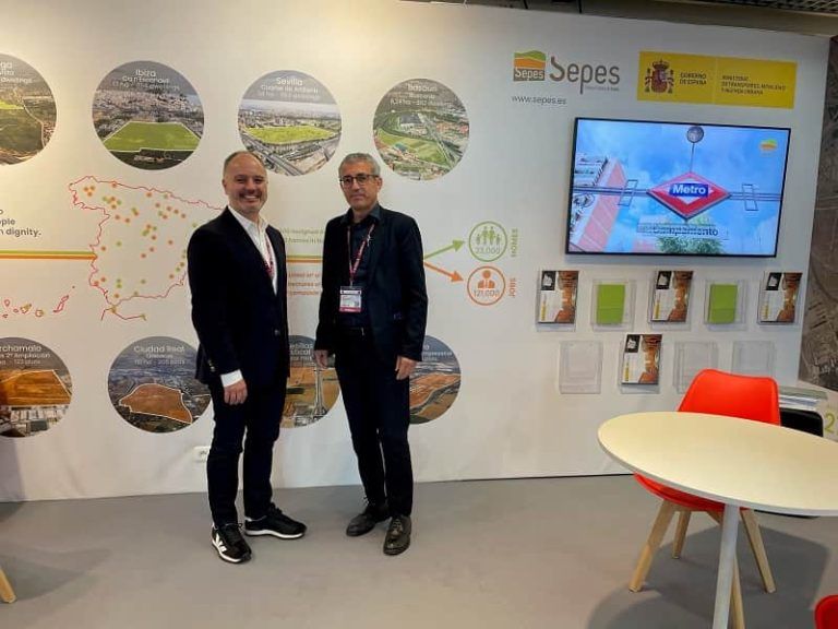 Zona Franca establece contactos con operadores internacionales para Vigo en la mayor feria de inversión europea
