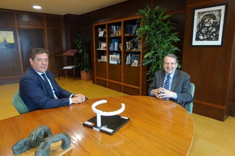 Abel Caballero reuniuse esta mañá co novo delegado do goberno, José Ramón Gómez Besteiro