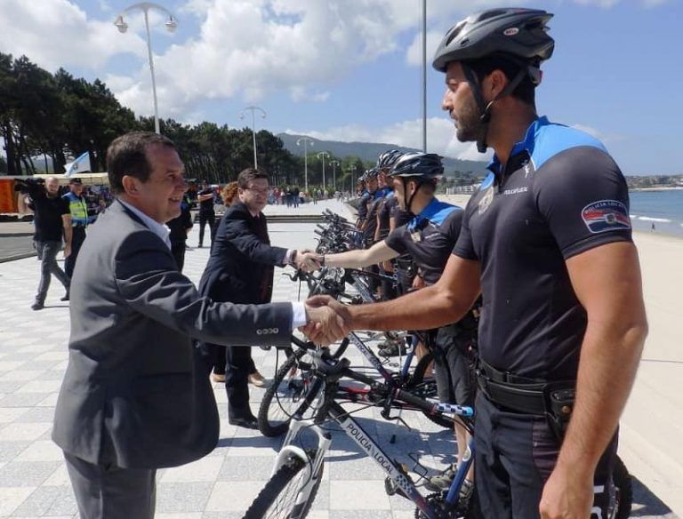 A Policía Local reforza a súa formación en reanimación cardiopulmonar e rescates acuáticos