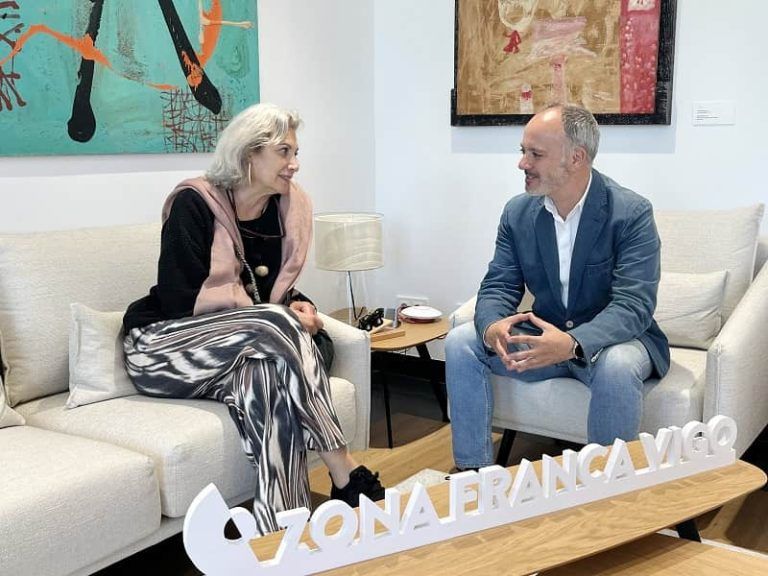 Zona Franca y el equipo de Carme Pinós mantienen la primera reunión de trabajo sobre el proyecto de López Mora, que será un nuevo icono de Vigo