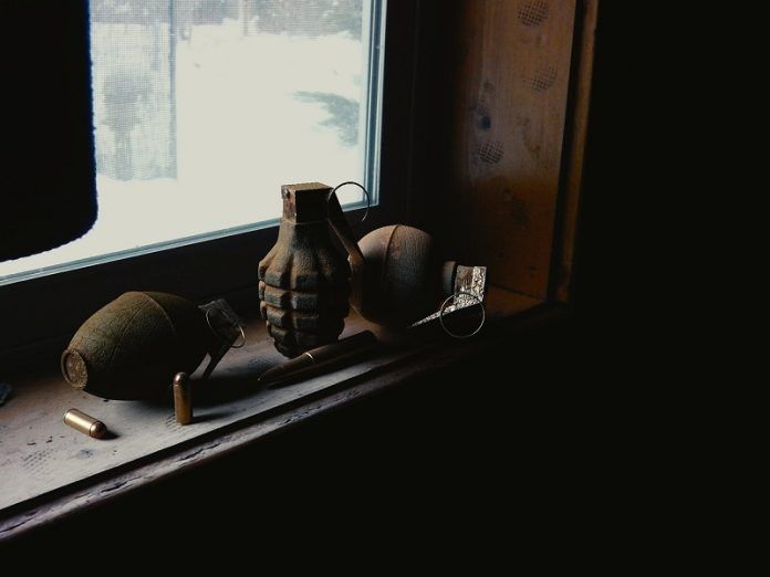 hand-grenade-gd1a05fc76_1280