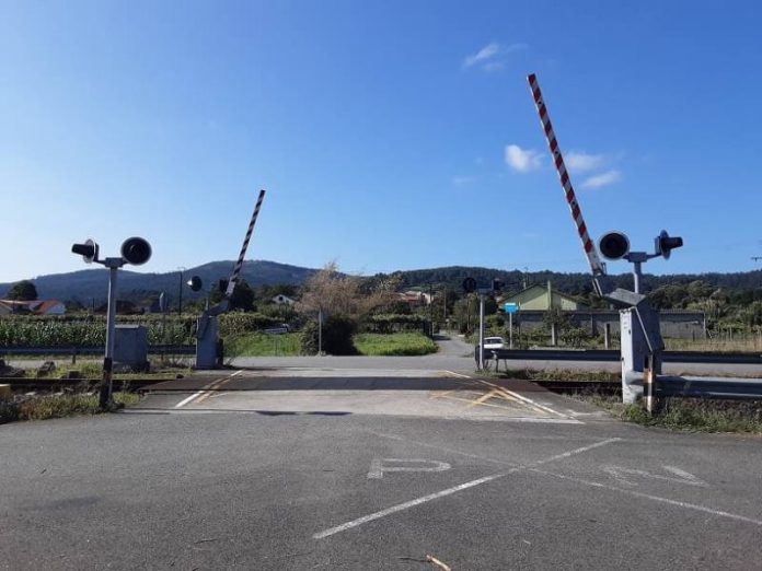 Valga (Pontevedra)-Paso a nivel punto kilometrico 65+212 web-min