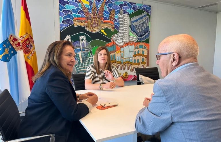 La delegada de la Xunta recibe a la directiva de la Asociación de autónomos y pequeñas empresas de Galicia