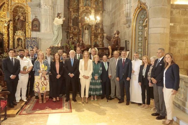 Marta Fernández-Tapias enxalza a valentía dos homes e mulleres do mar na ofrenda a San Pedro Pescador de Bouzas