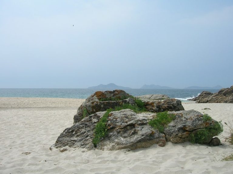 A Xunta elimina un punto de vertido de augas residuais na contorna da praia do Fortiñón