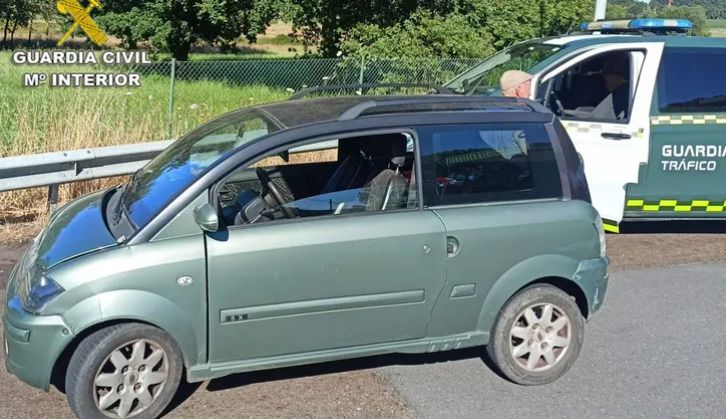 La Guardia Civil intercepta un conductor de 95 años que circulaba en sentido contrario a la altura de Silleda