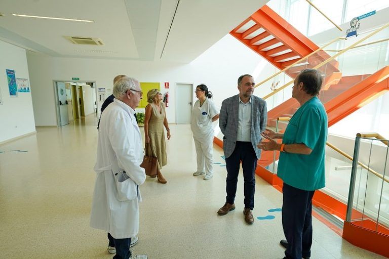 O centro de saúde de Tui supera as 23.000 consultas no que vai de verán