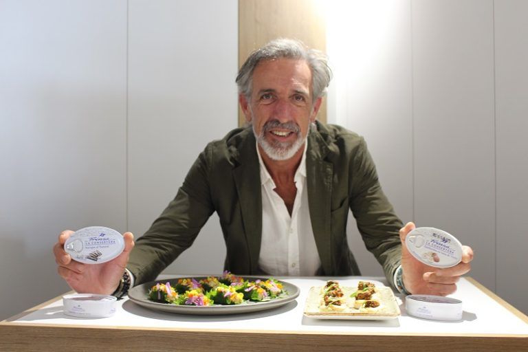 Ensaladilla de navajas y sopa de hummus y zamburiñas, creaciones de Pepe Solla en Sanxenxo