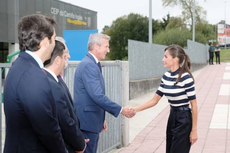 Rueda acompaña a la reina Letizia en la apertura del curso escolar 2023-2024
