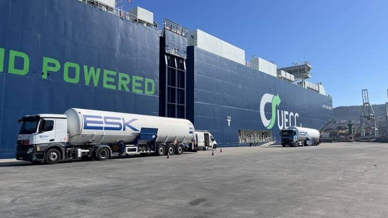 El Puerto de Vigo acoge con éxito un nuevo suministro de gas natural licuado como combustible marino en el buque Auto Advance