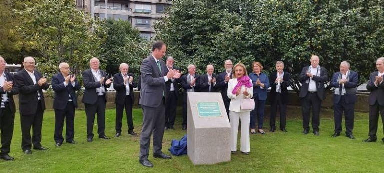 El Puerto de Vigo homenajea al tenor Manuel Sirera