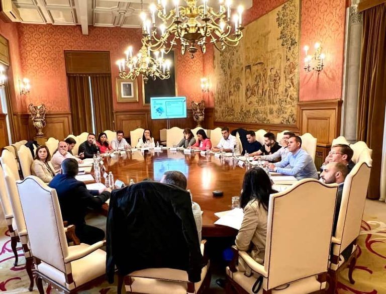 A Deputación avanza na posta en marcha do proxecto de transformación dixital e modernización para os concellos de menos de 20.000 habitantes