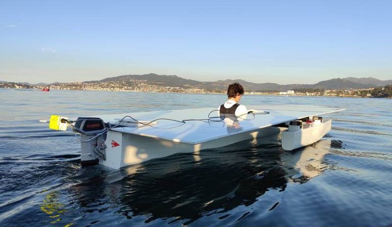 Seis metros de eslora e dous de manga, así é o primeiro barco solar da UVigo