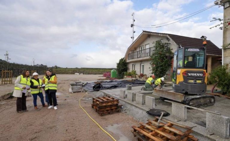 La delegada de la Xunta supervisa las obras de humanización de la fortaleza de Salvaterra de Miño