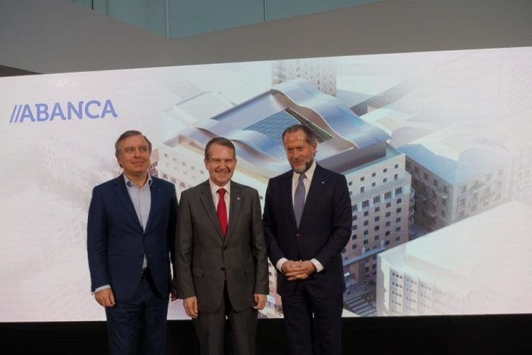 Caballero sinala o «salto cualitativo» de Abanca coa nova reforma da histórica sede